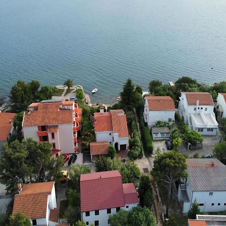 Apartments Lana - 30 M From The Sea Селине Екстер'єр фото