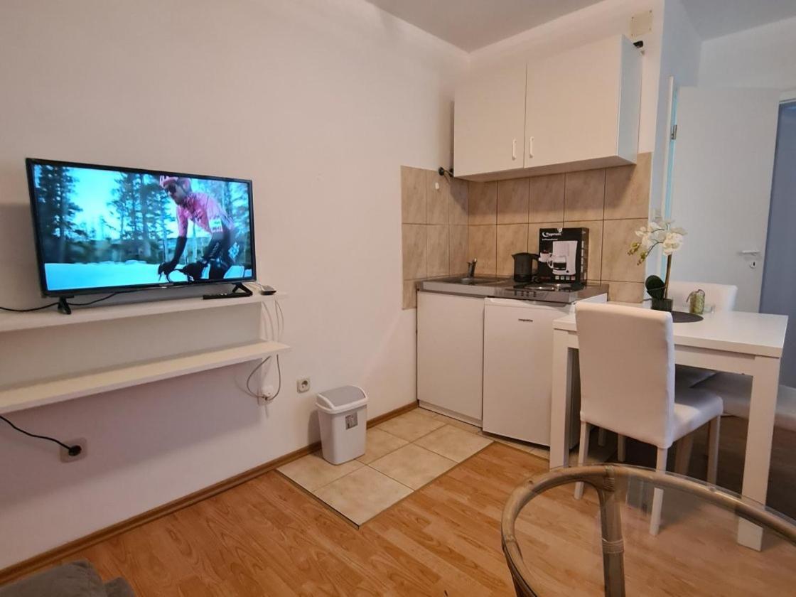 Apartments Lana - 30 M From The Sea Селине Екстер'єр фото