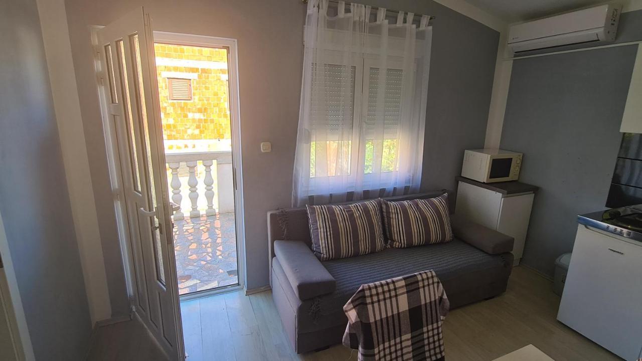 Apartments Lana - 30 M From The Sea Селине Екстер'єр фото