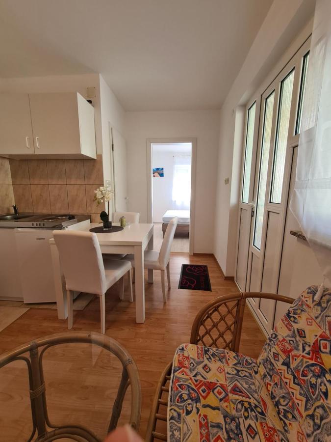 Apartments Lana - 30 M From The Sea Селине Екстер'єр фото