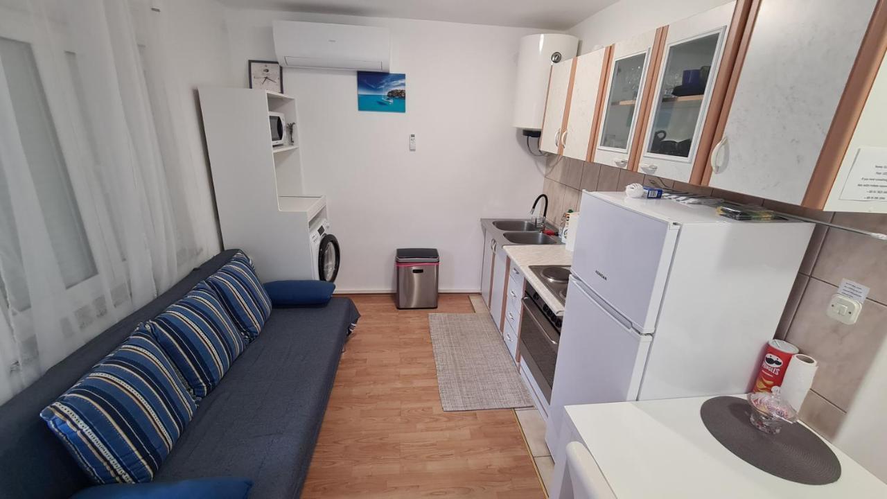 Apartments Lana - 30 M From The Sea Селине Екстер'єр фото