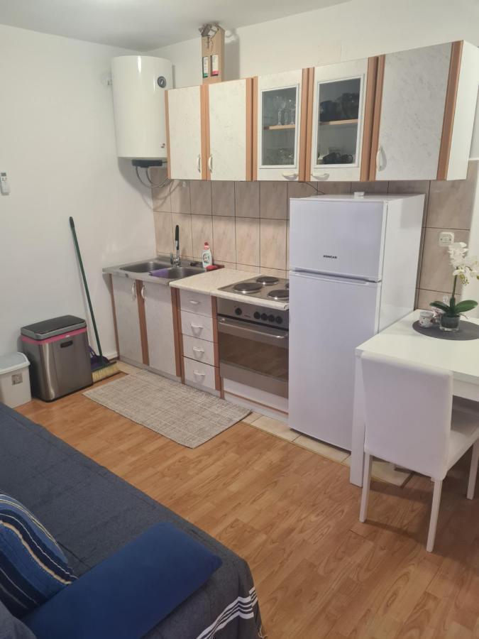 Apartments Lana - 30 M From The Sea Селине Екстер'єр фото