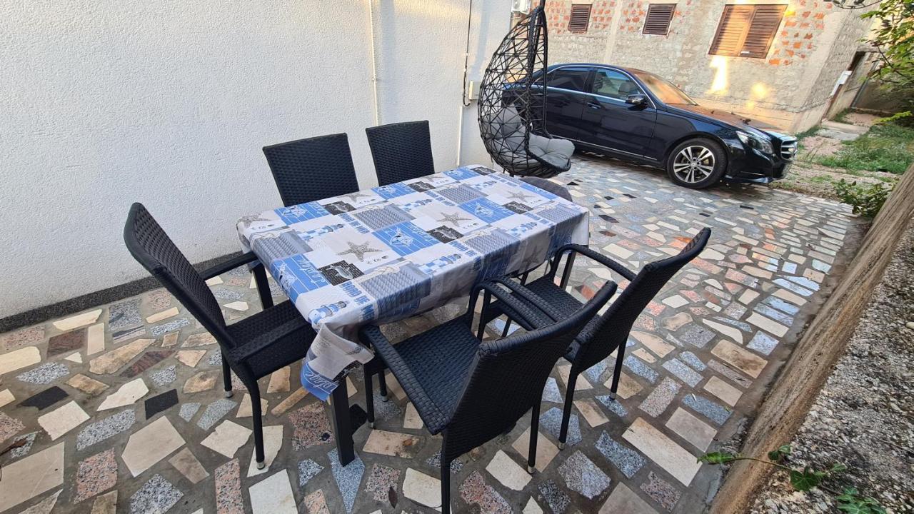 Apartments Lana - 30 M From The Sea Селине Екстер'єр фото